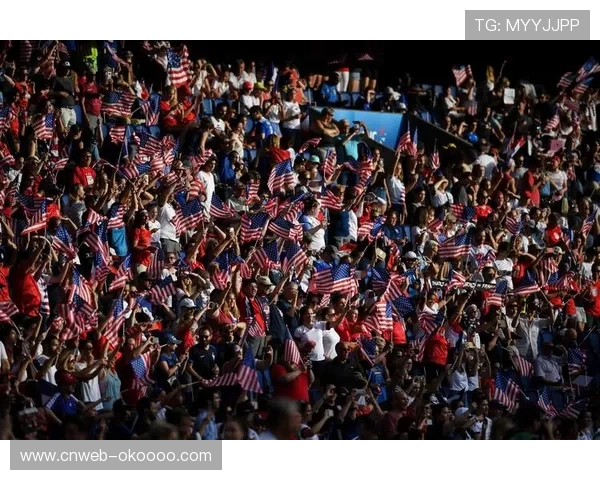 历史性瞬间：魔鬼队新秀史密斯攻入生涯首球，父亲在看台激动落泪